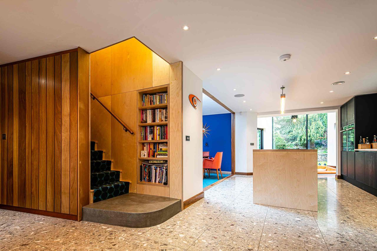 Hallway in the bungalow with stairwell
