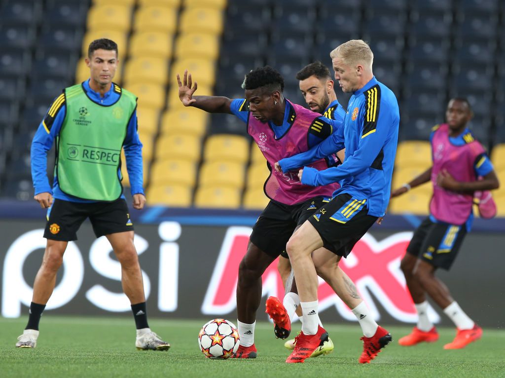 young boys vs manchester united who is the referee for the champions league match fourfourtwo