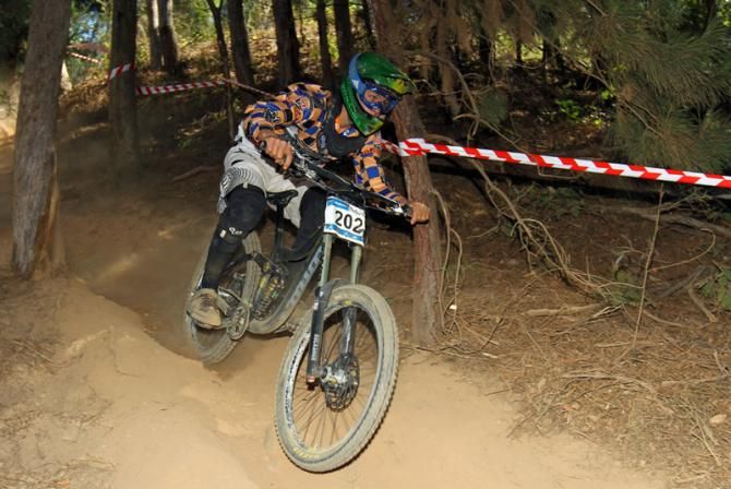 Dean Lucas blasted his way to the win in the U19 race with a time good enough for third in the elite field