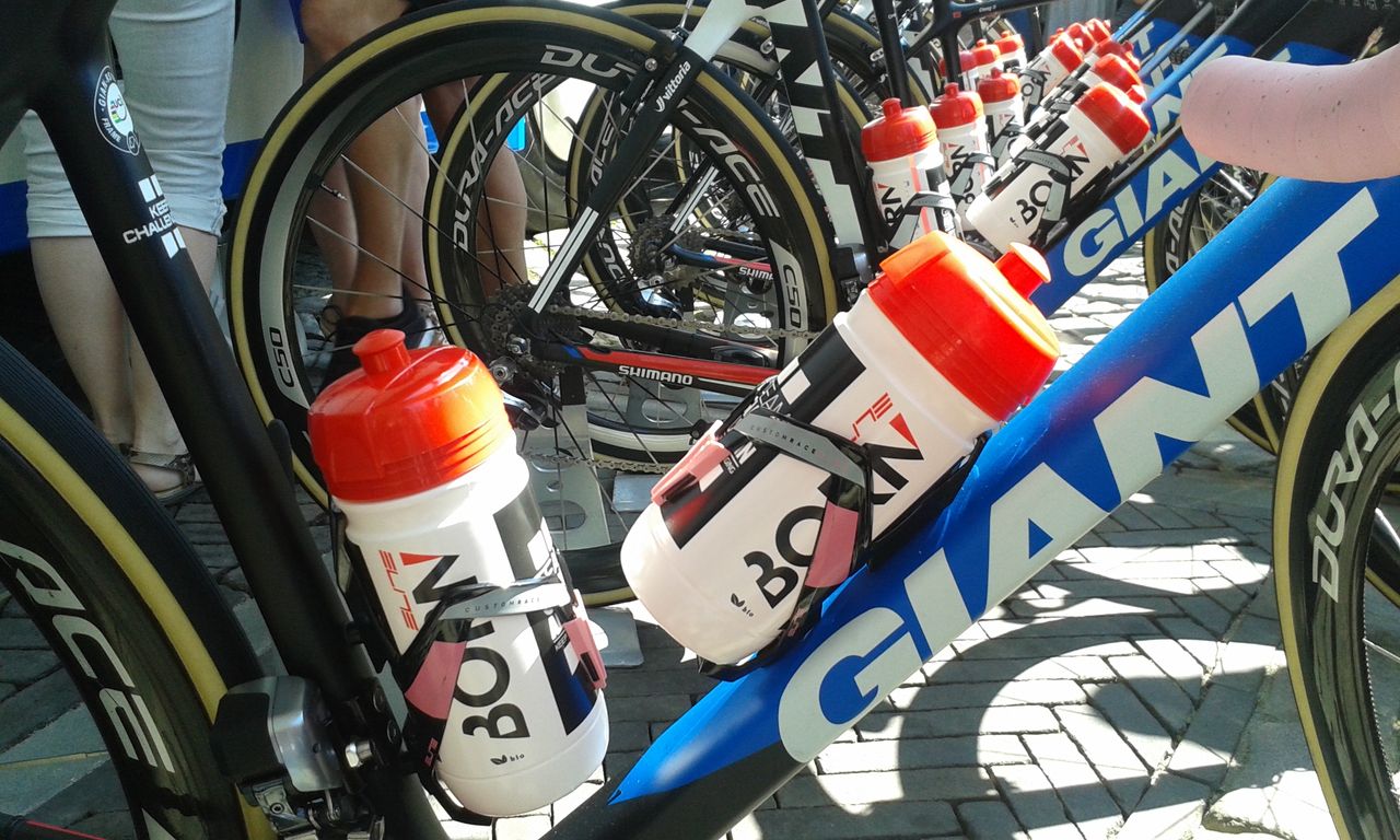 Pink notes on the bottle cages
