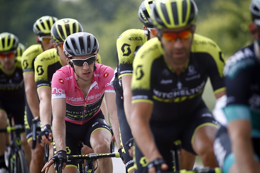 Simon Yates (Mitchelton-Scott) and his teammates during stage 13 at the Giro d'Italia