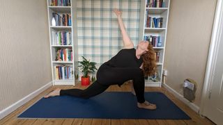 Yoga for low mood: lunge twist
