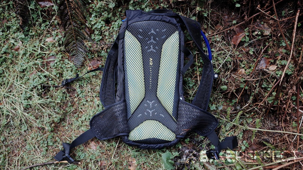 Camelbak Hawg Pro 20 hydration pack back panel
