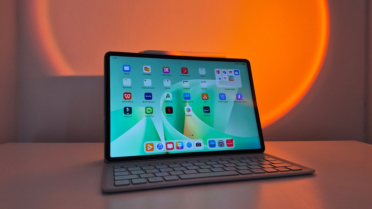 The Huawei MatePad 11.5 S on a desk