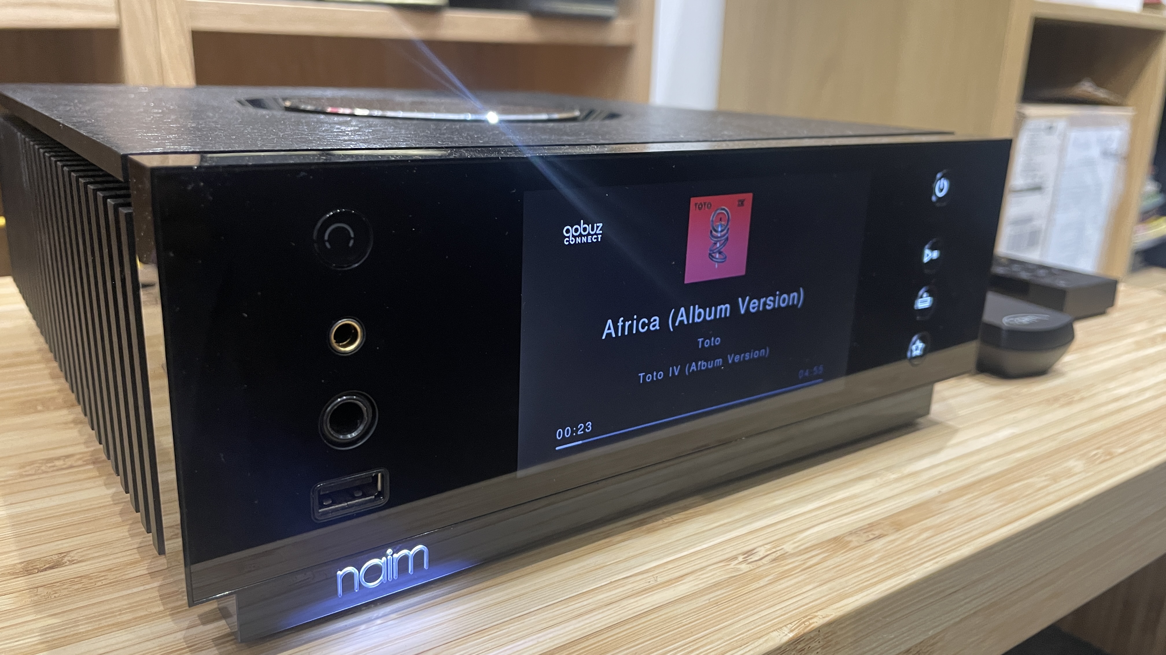 Qobuz Connect playing on Naim Uniti streamer