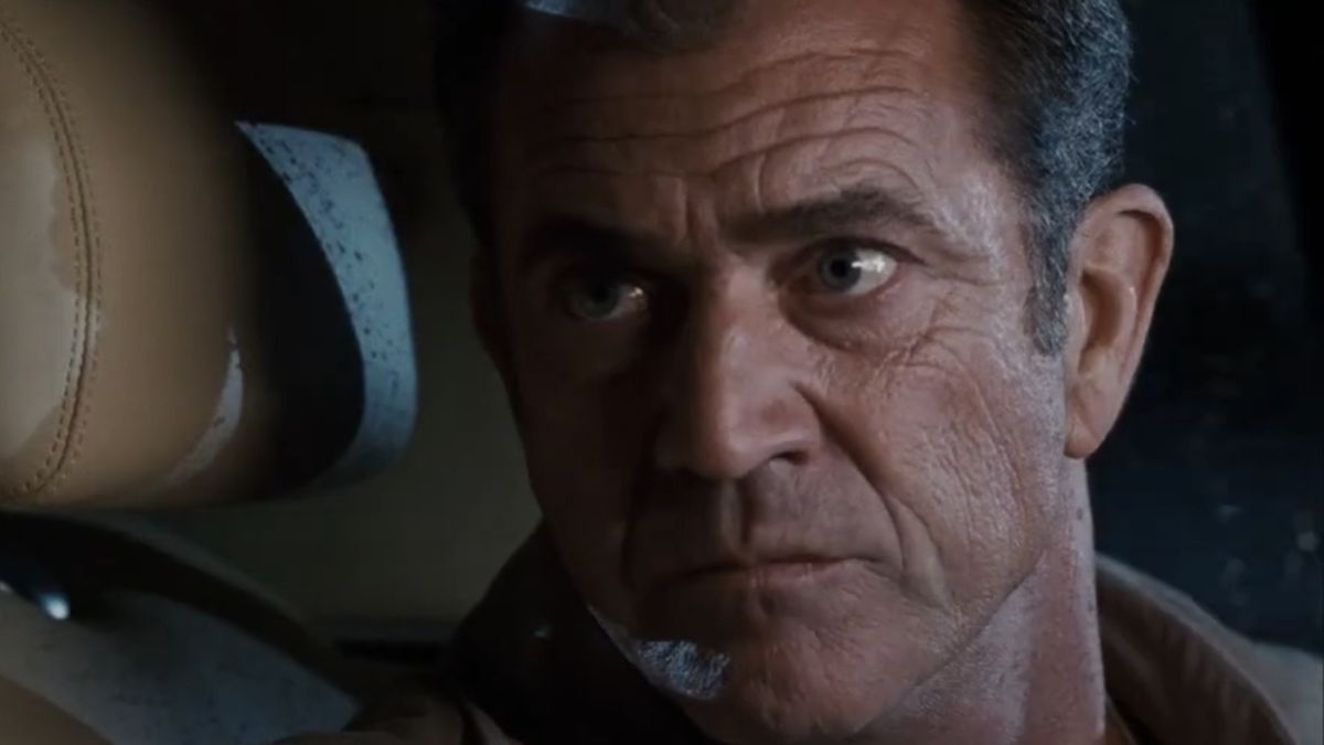 Mel Gibson looking angry in Edge of Darkness