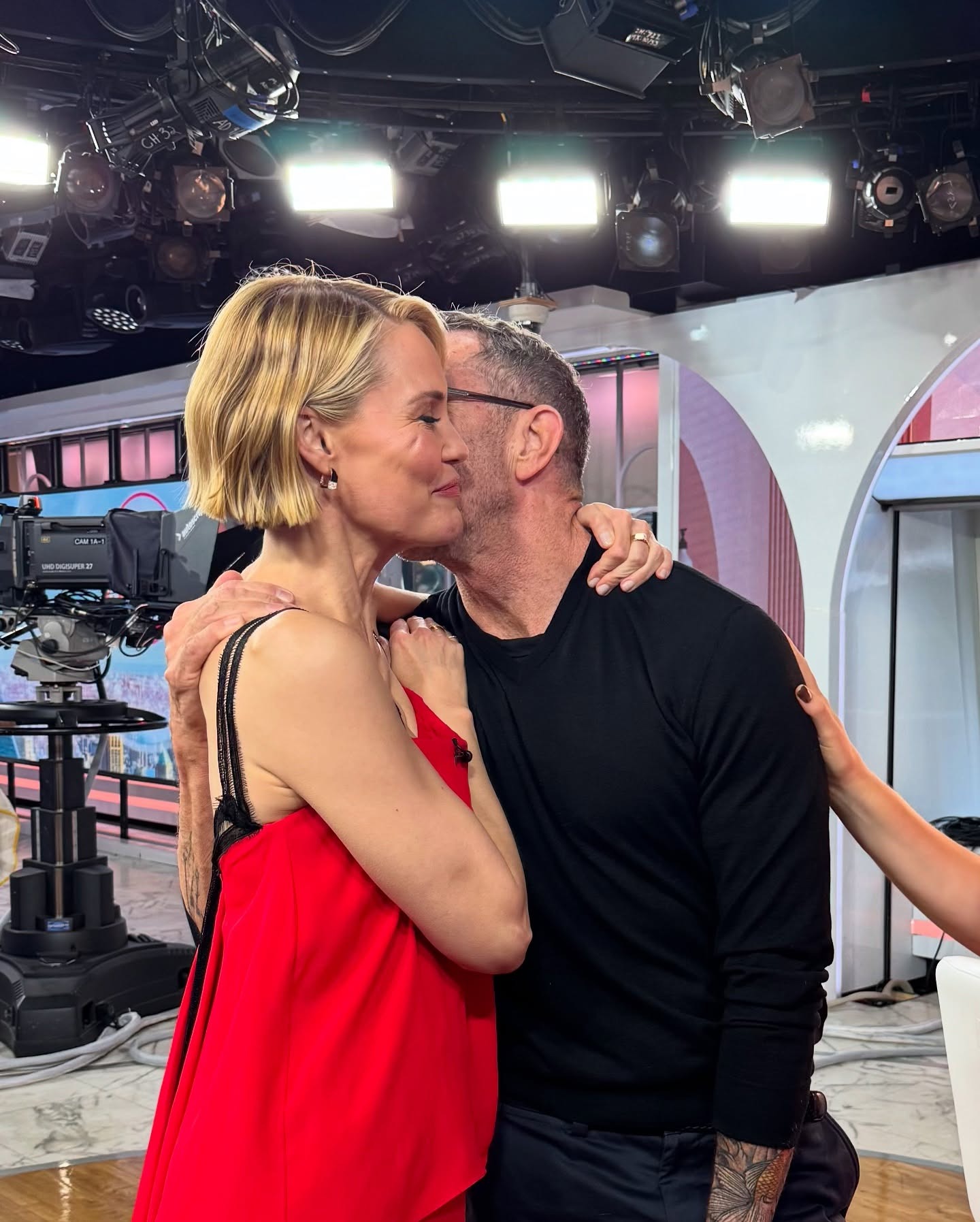 Leslie Bibb with hairstylist Chris McMillan.