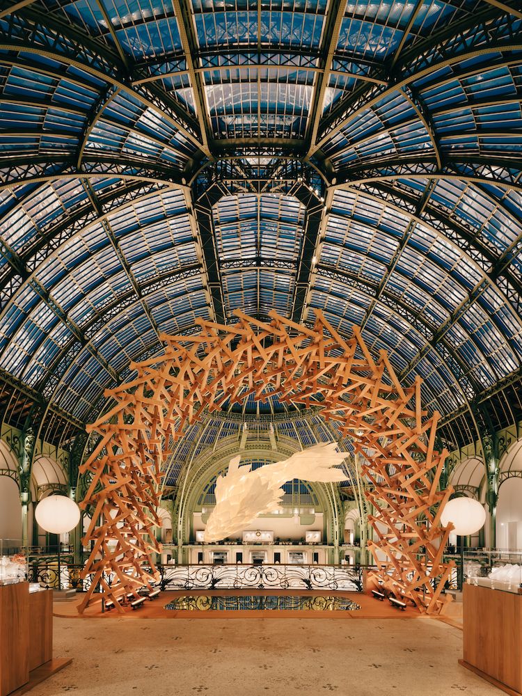 Louis Vuitton x Frank Gehry Limited-Edition Handbag Collection's coinciding exhibition boasts gigantic fish-shaped sculptures and similarly inspired bags in a stunning presentation.