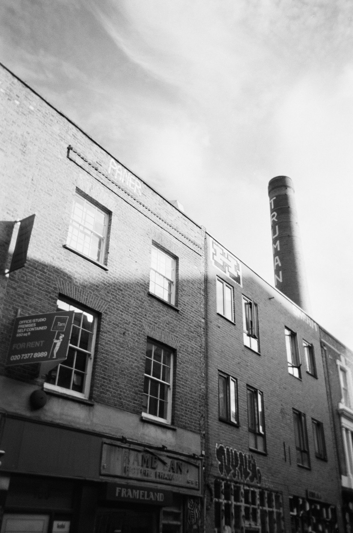 Sample photograph taken with Fujifilm QuickSnap Black and White