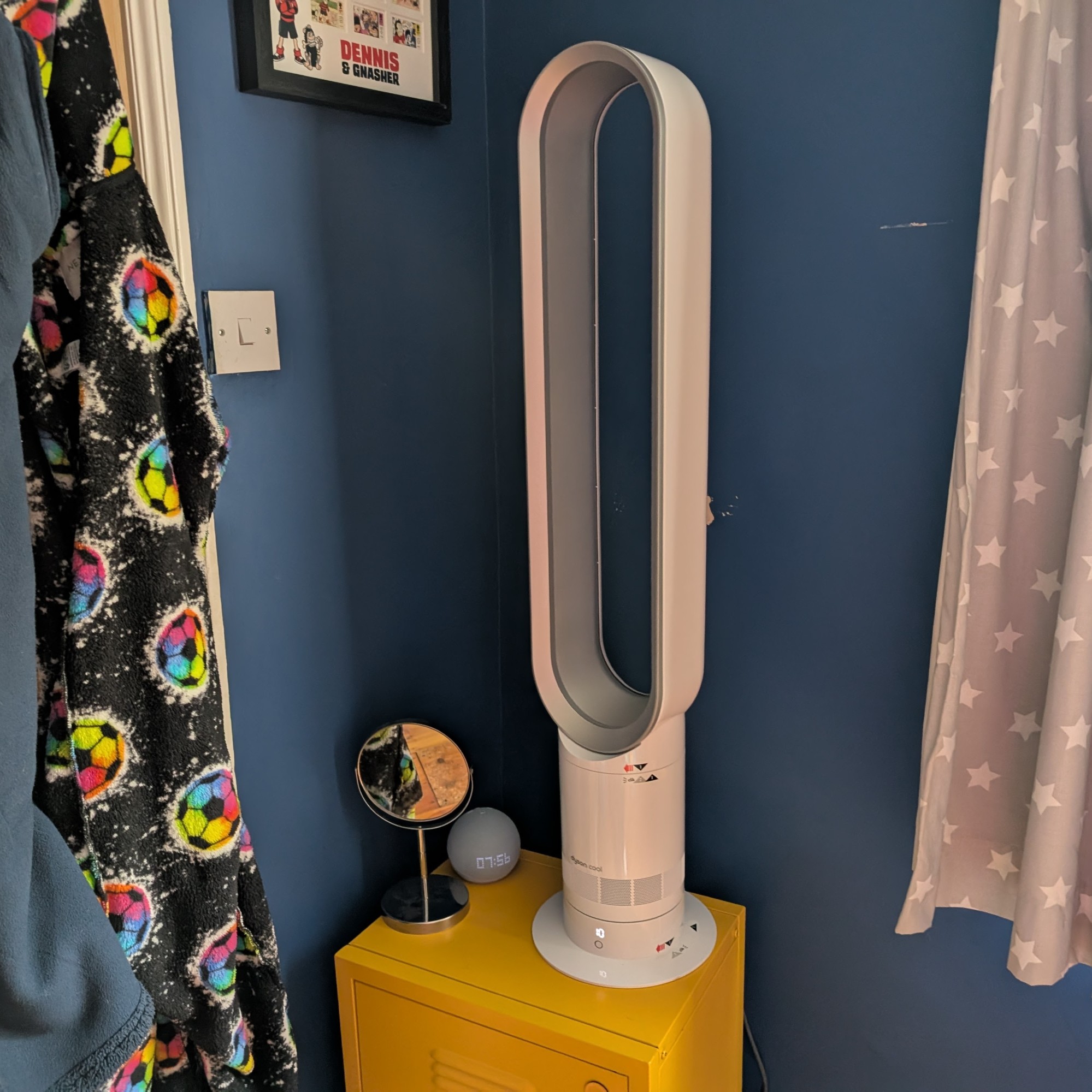 Dyson Cool AM07 Tower Fan in home testing