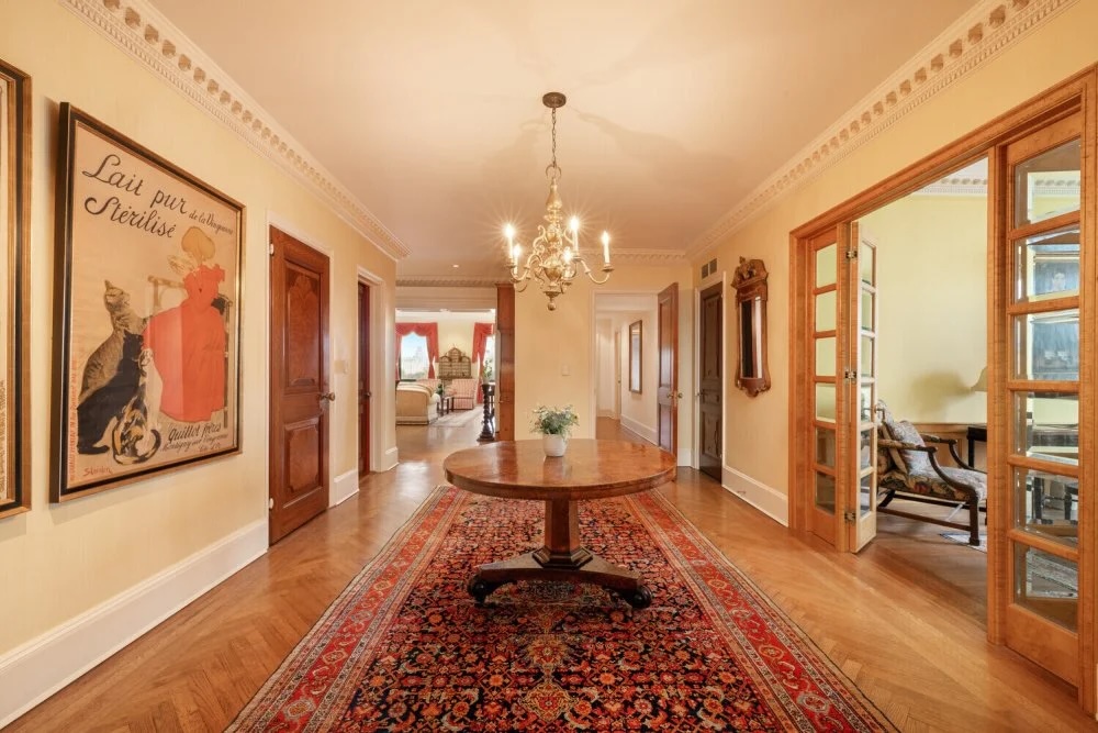 1107 Fifth Avenue apartment