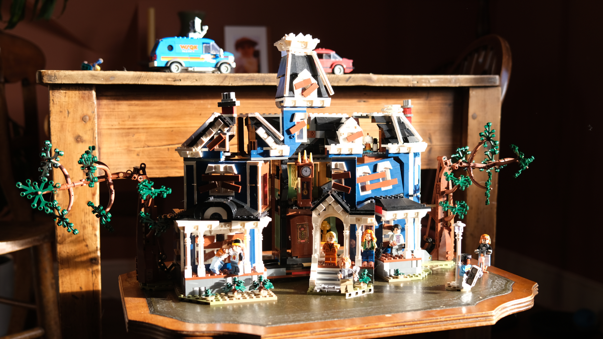 Lego Stranger Things The Creel House Set shot