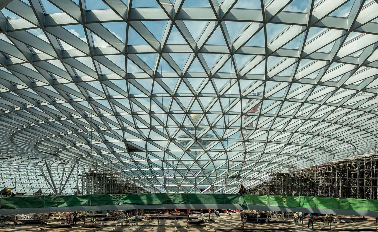 The roof of the Jewel complex at Singapore&#039;s Changi airport