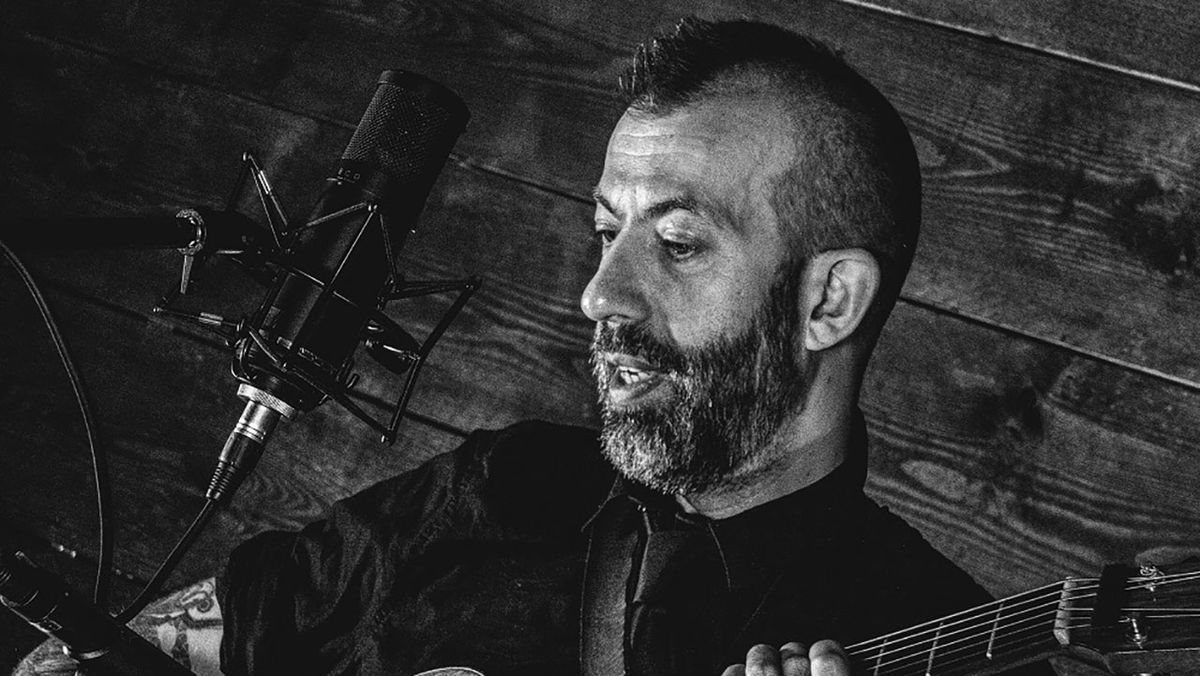 Jon Gomm