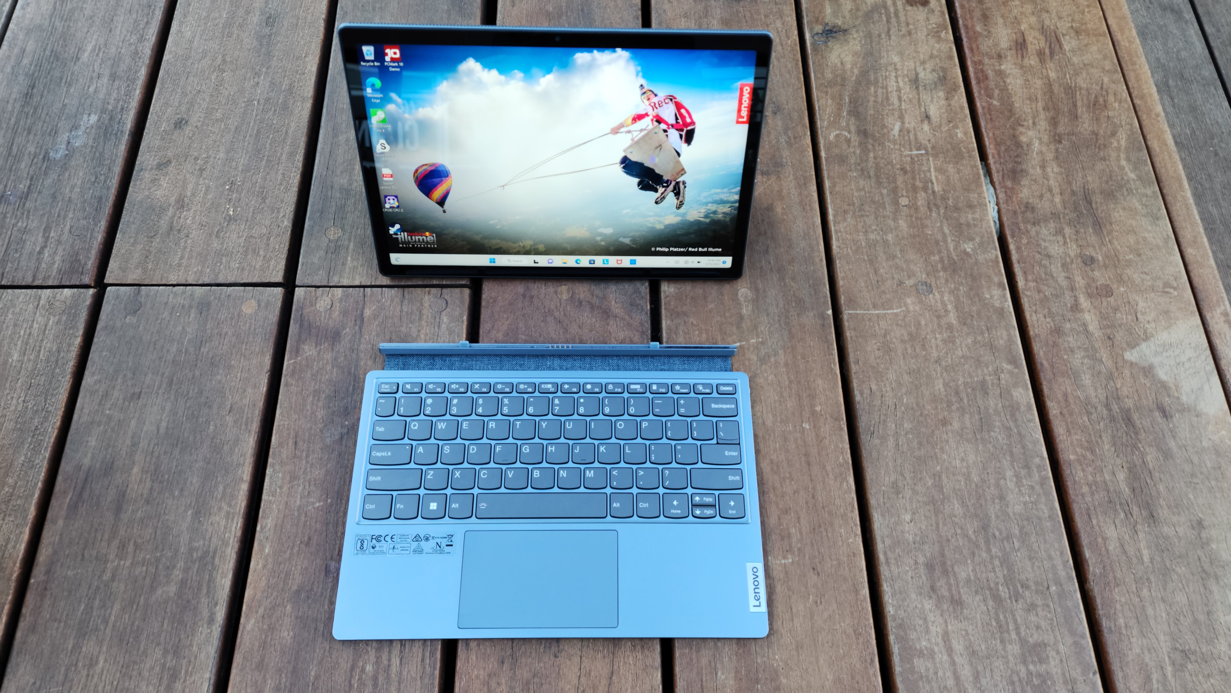 Lenovo IdeaPad Duet 5i with keyboard detached