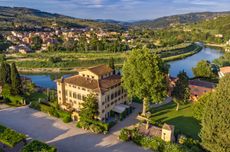 Noble-Villa-Arno-River-and-Chianti-hills.jpg