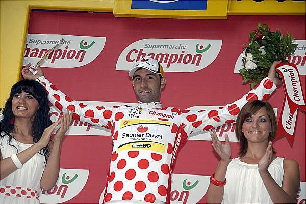 De La Fuente extended his one point lead today