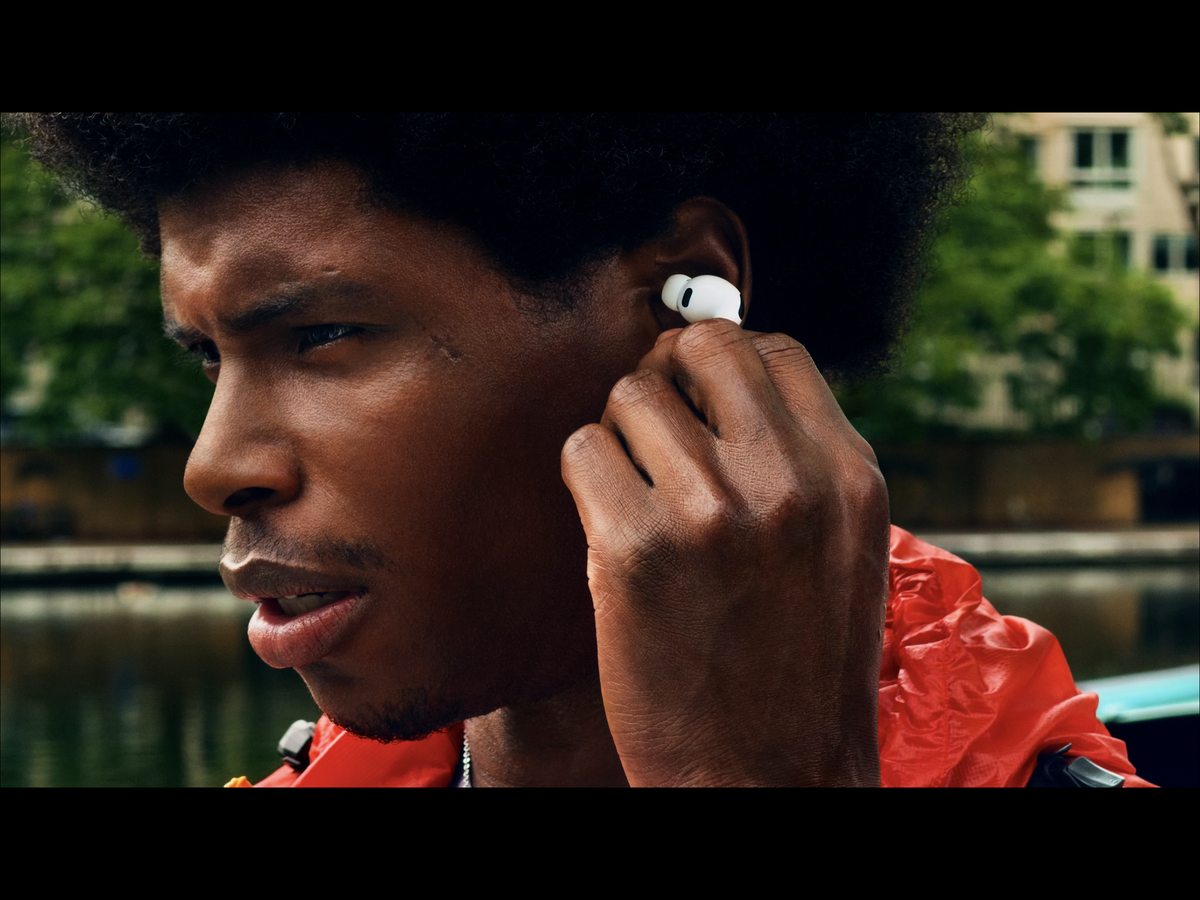 Promotional material for the AirPods Pro 3 from the Apple keynote