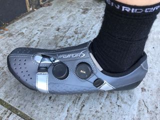 Female cyclist wearing the Bont Vaypor S road shoes