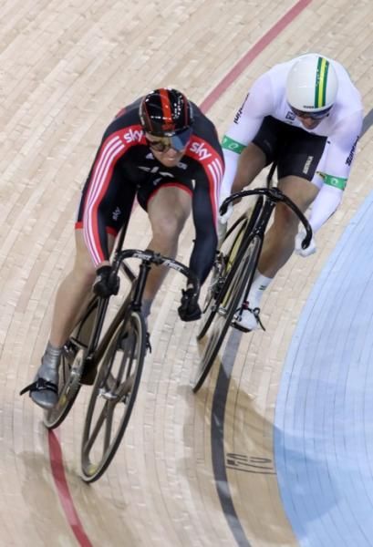 Matt Crampton goes over Perkins but the Aussie was DQ'ed