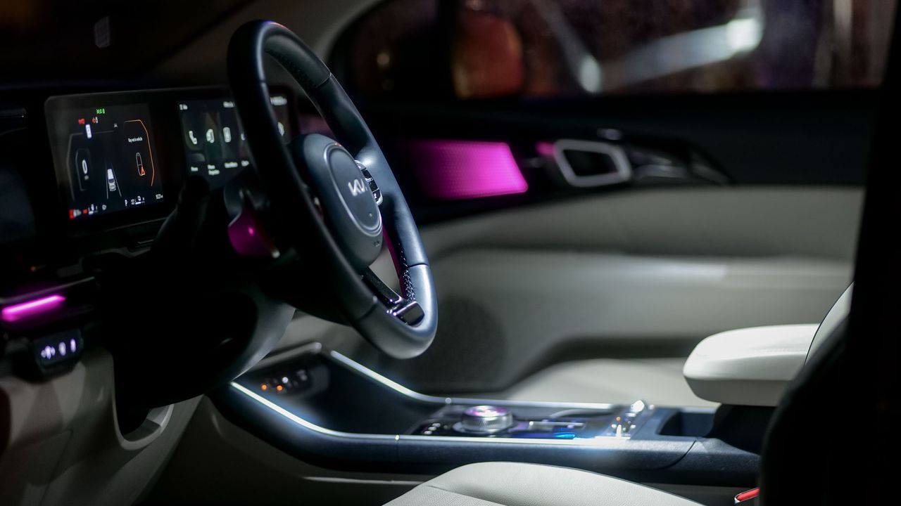 2025 Kia Carnival Hybrid SX Prestige test drive.