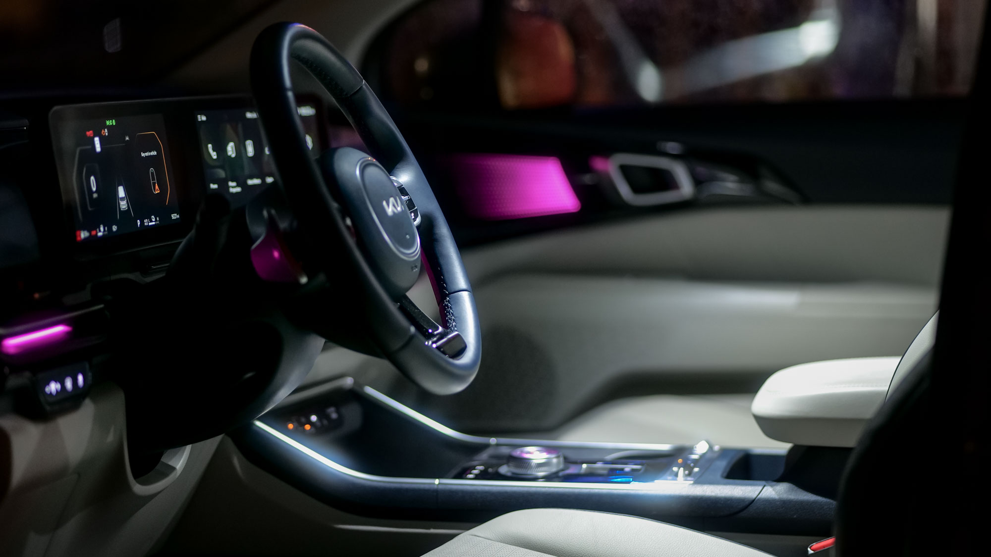 2025 Kia Carnival Hybrid SX Prestige test drive.