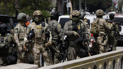 ICE agents arrive at MacArthur Park