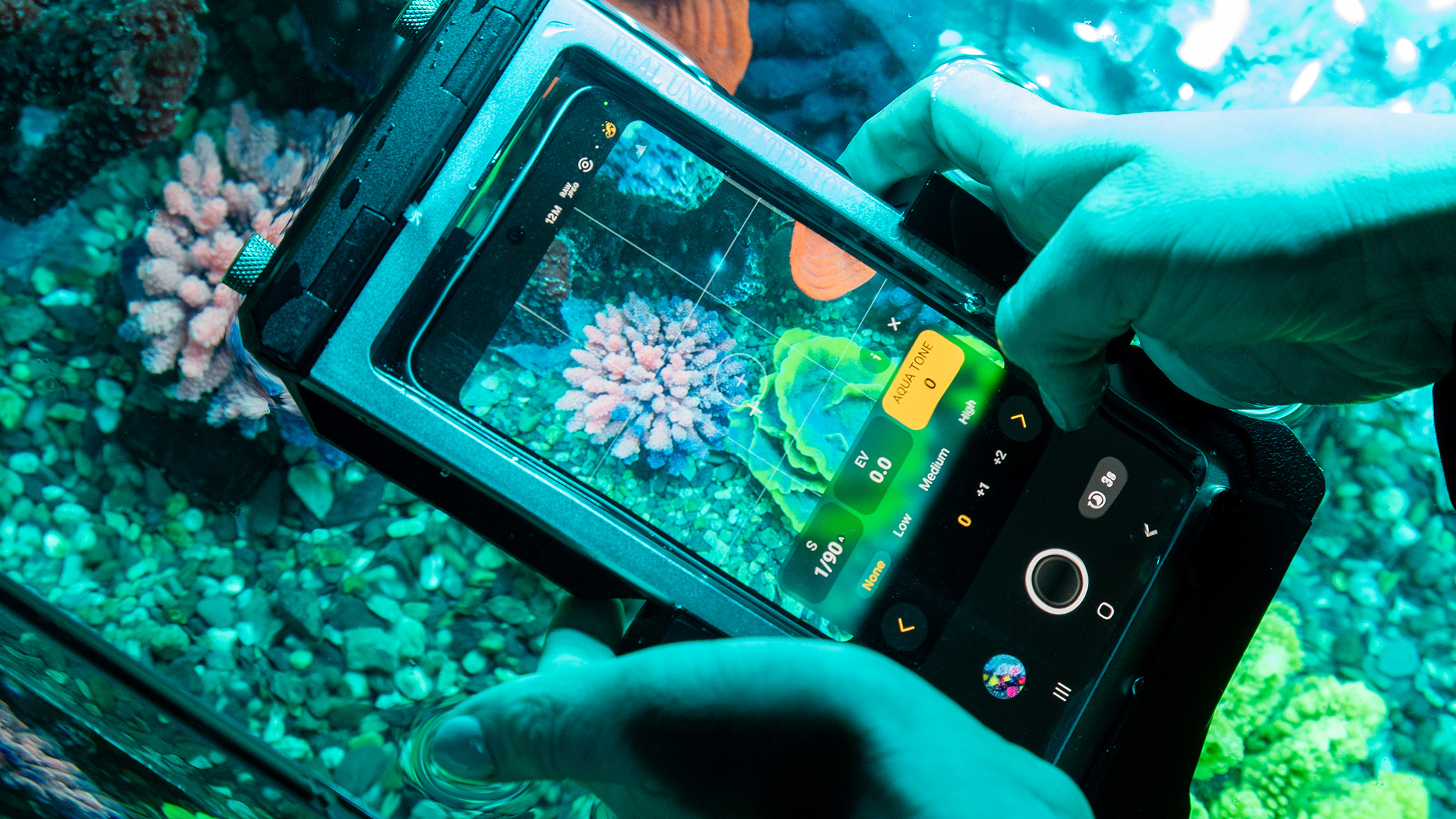 Taking photos underwater using the Samsung Galaxy S26 Ultra's new Aqua Tone camera feature