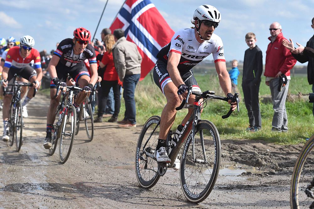 Cancellara back on his bike after crashing at Paris-Roubaix