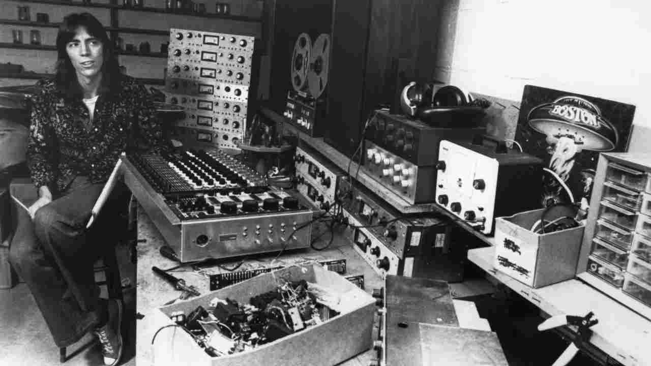 Boston&amp;rsquo;s Tom Scholz in his home studio in 1977