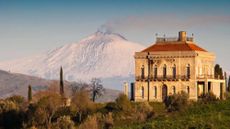 1800 grand villa with mountain view