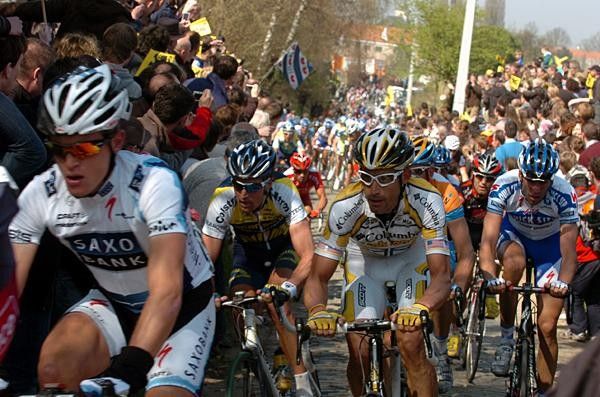 Hincapie pedals up on the Kwaremont.