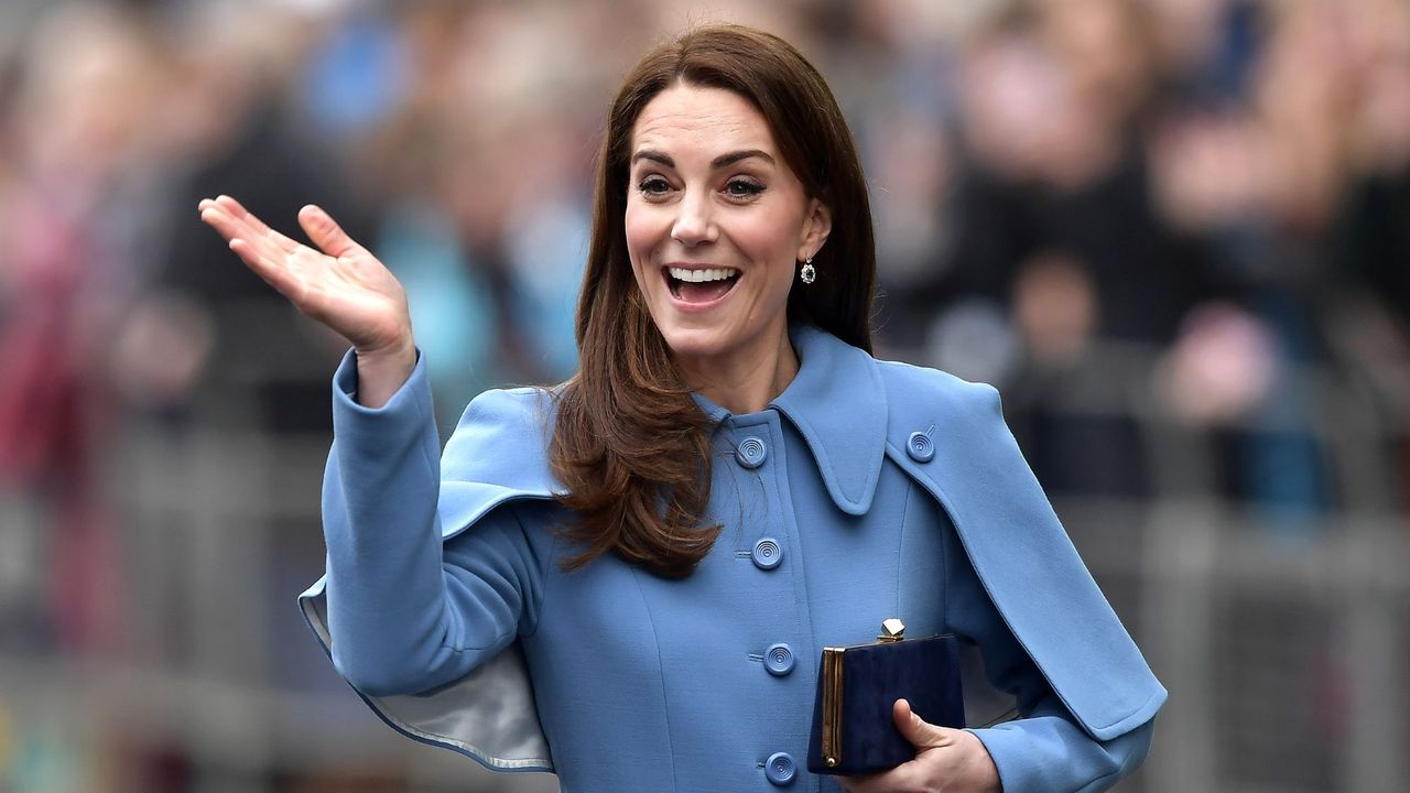 kate middleton smiling - kate middleton aspinal bag