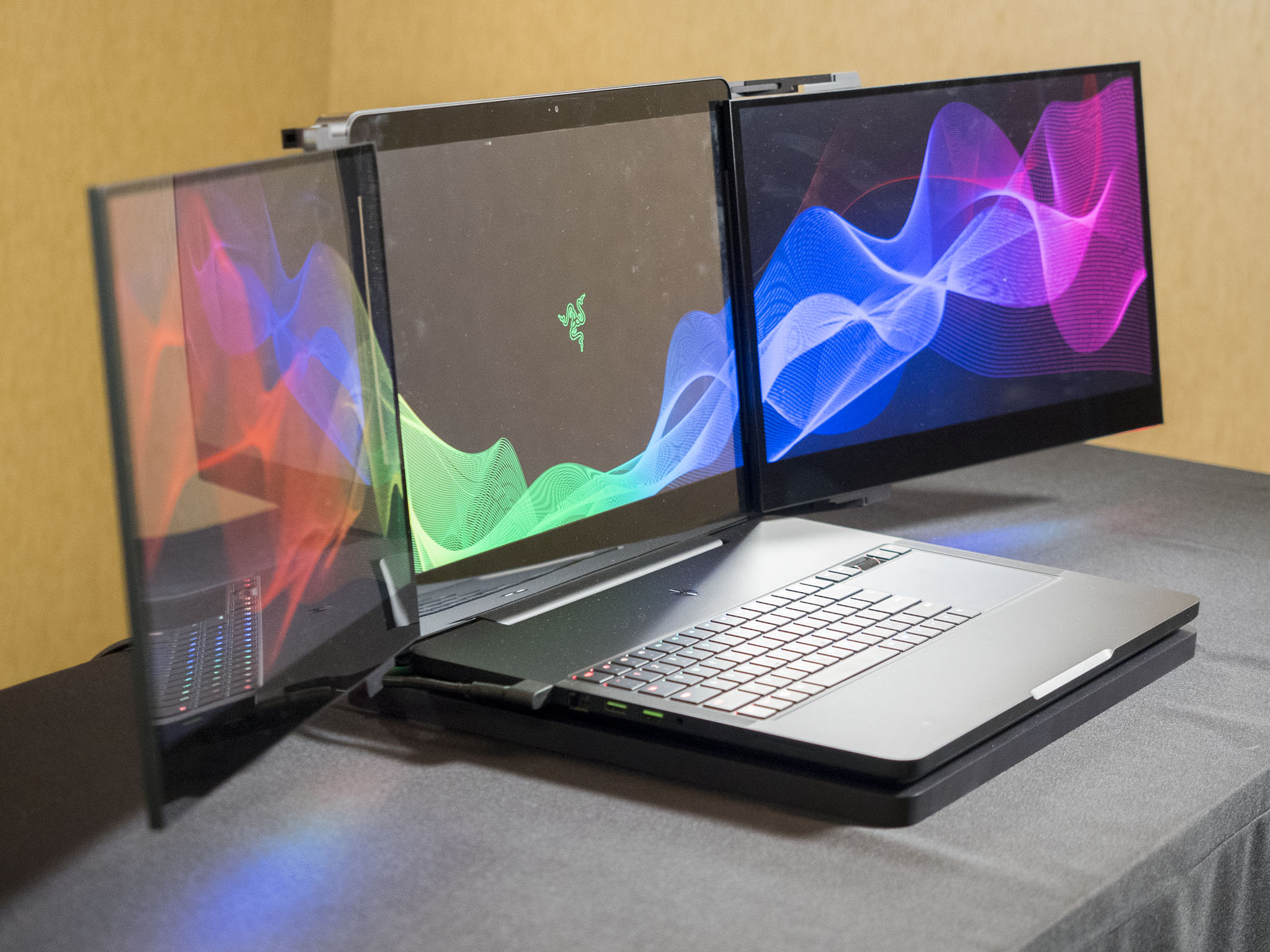 Razer's concept laptop has three 17-inch 4K displays. Your laptop does ...