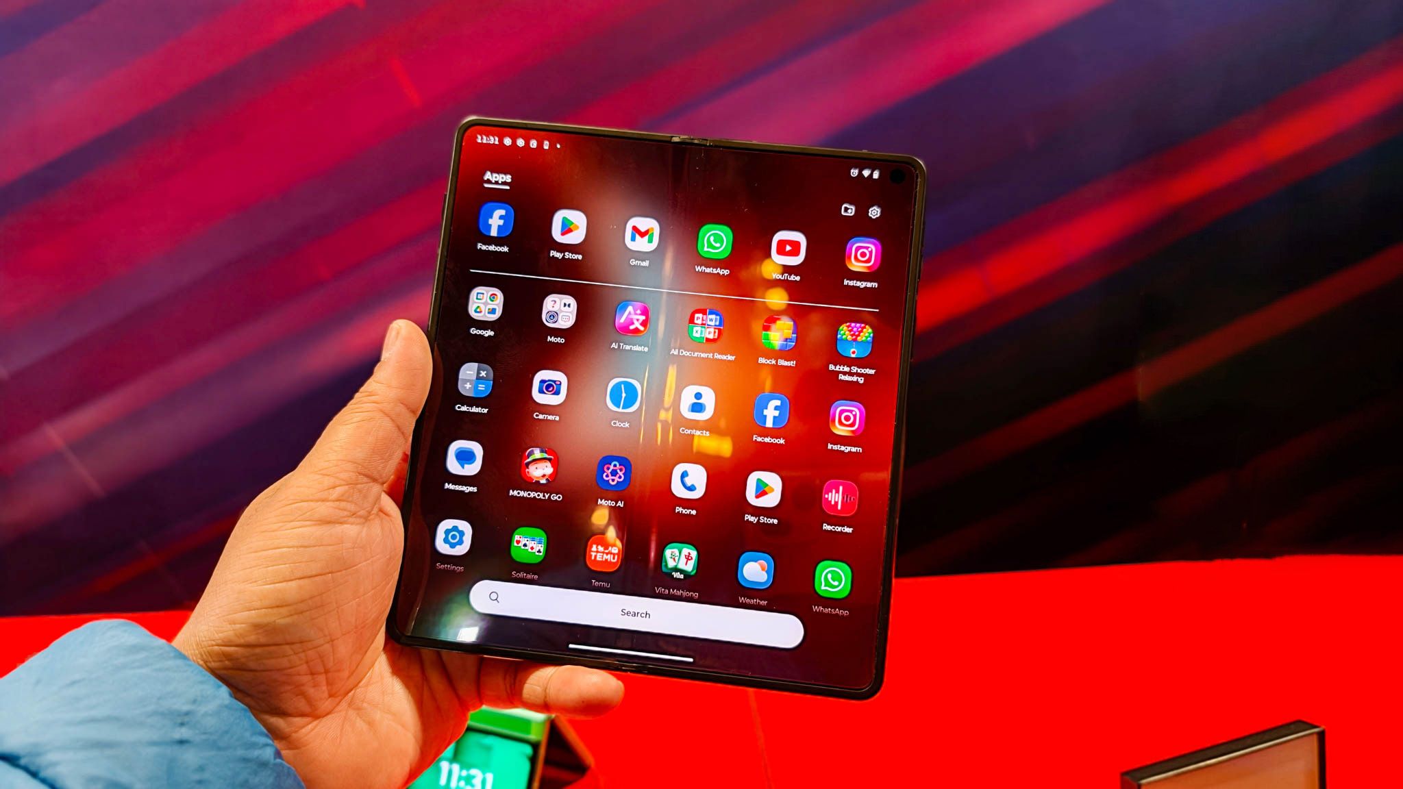  Motorola Razr Fold vs. Samsung Galaxy Z Fold 7: An unknown quantity 