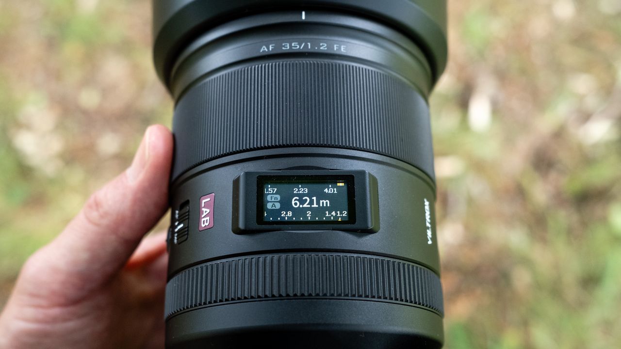 Viltrox AF 35mm f/1.2 LAB FE color screen showing information