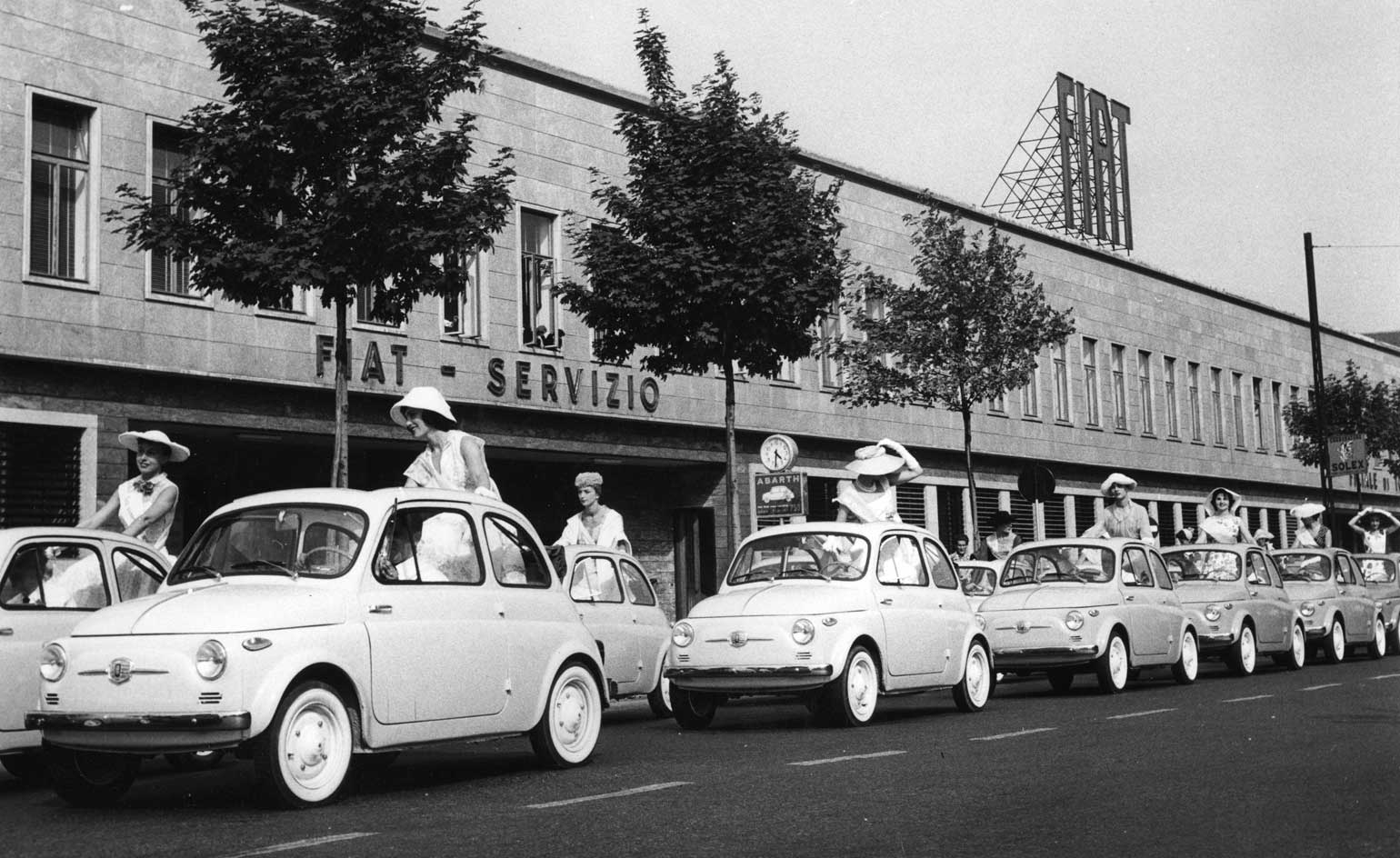 A line of Cinquecentos outside Turin's Centro Storico Fiat