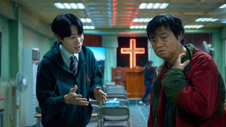 Ryu Jun-yeol as Sung Min-chan and Shin Min-jae as Kwon Yang-rae in "Revelations" on Netflix