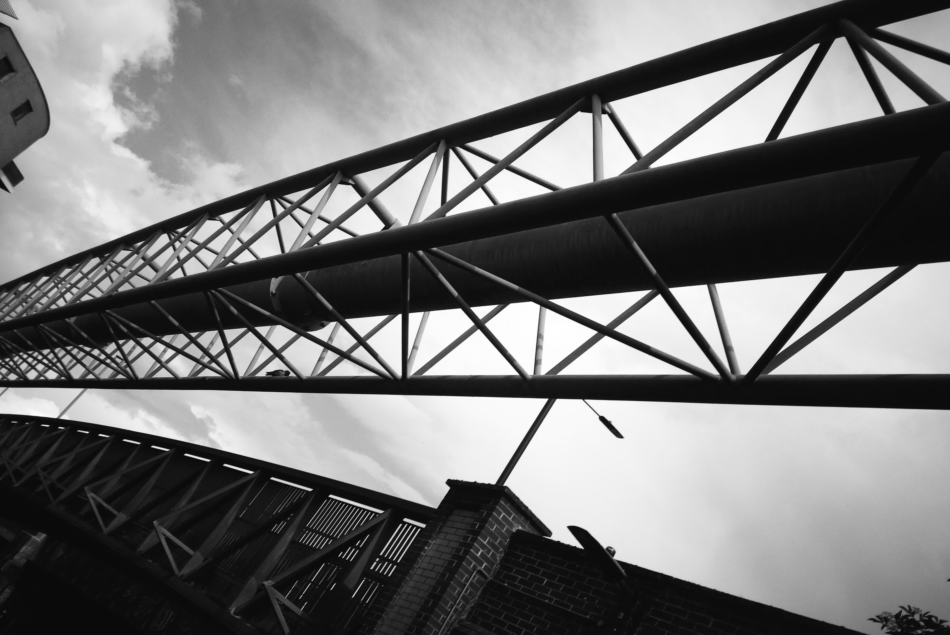 Photograph taken with the RewindPix digital compact of a bridge structure, with high contrast and sharpness