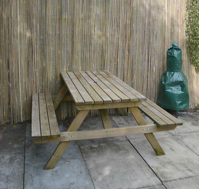 Looking for upcycle ideas? Transform an old garden table in five easy