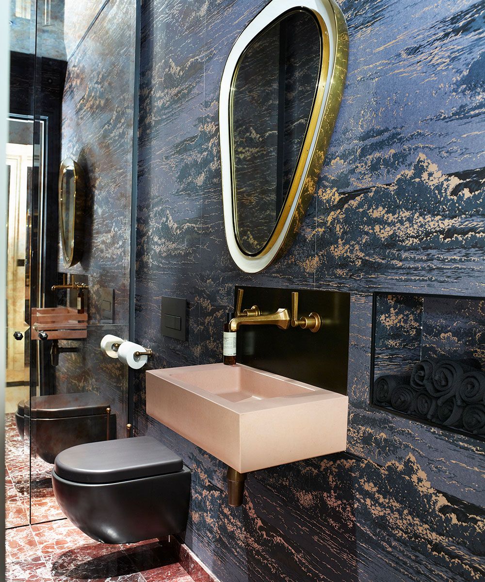 Interior-design-Elnaz-Namakis-apartment-cloakroom