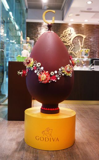 Godiva, the luxury Belgian chocolatier, unveils £10,000 Atelier egg crafted by Cherish Finden and team.