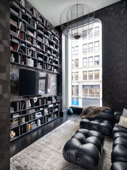 This Manhattan Home has a Wow-Factor Powder Room You Need to See