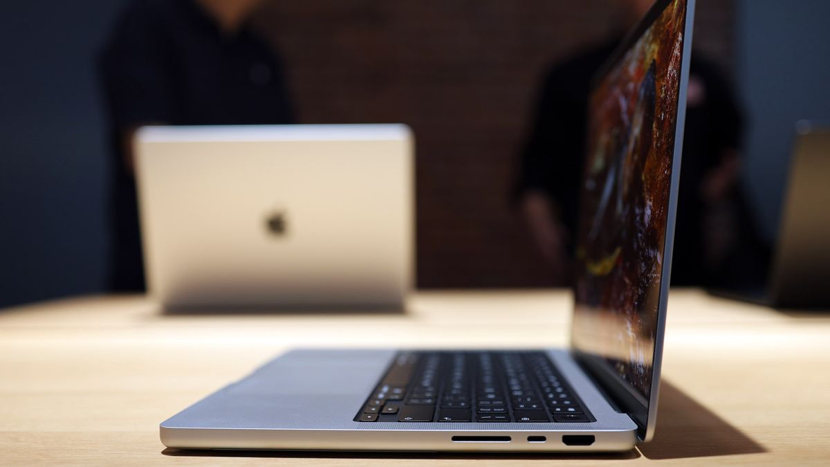 MacBook Pro M5 Pro hands on