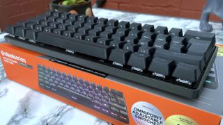 SteelSeries Apex Pro Mini Wireless unboxed