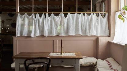 French cafe curtains trend for kitchens