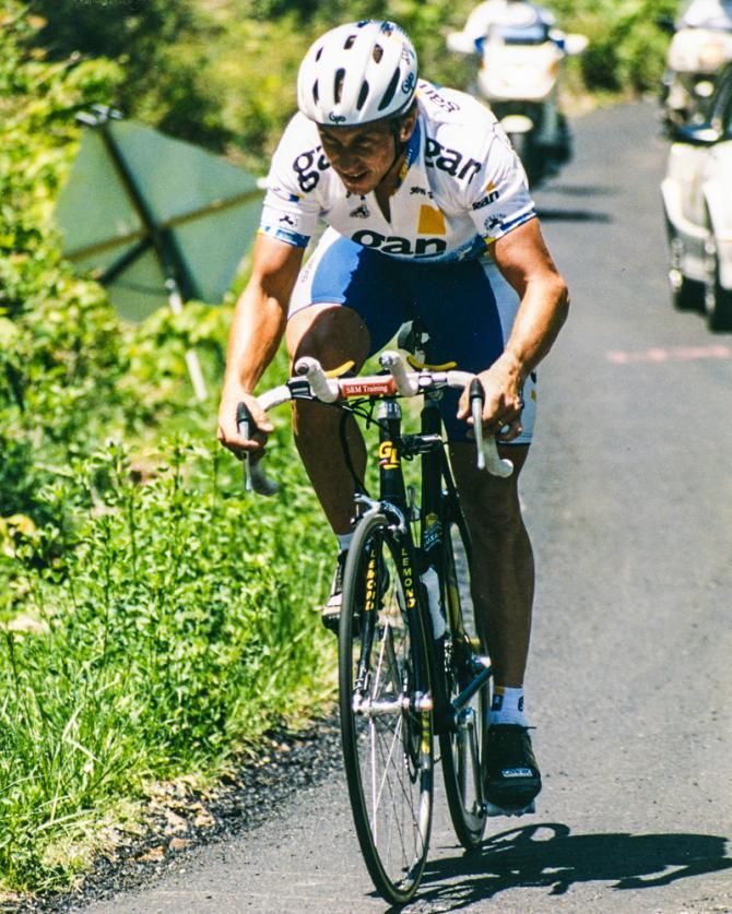 LeMond was an early adopter of titanium frames with carbon forks, and was the first professional to use the SRM power meter for racing, as seen here in his final season of 1994.