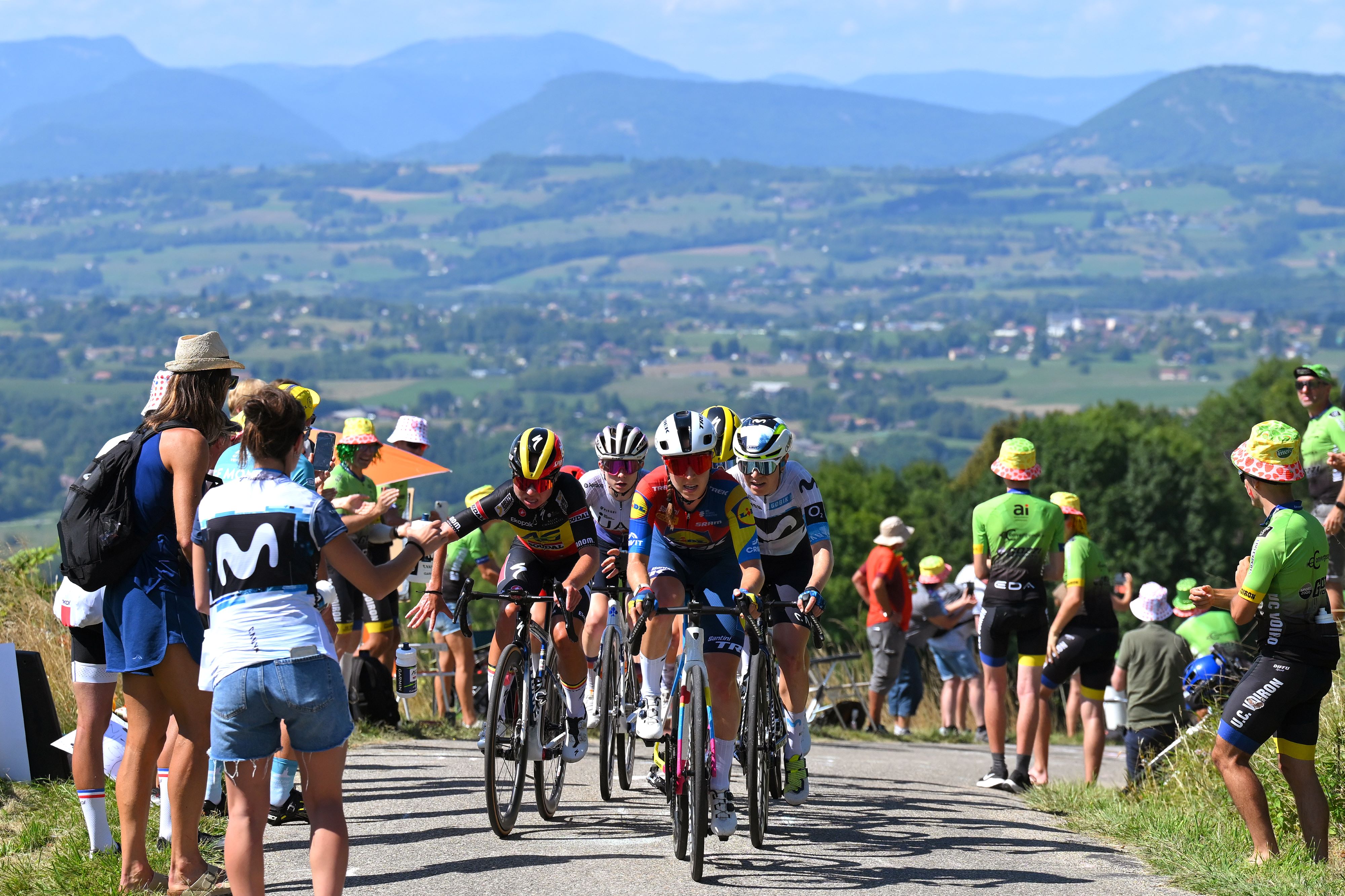 Tour de France Femmes stage 7 LIVE - Yellow jersey dropped from peloton