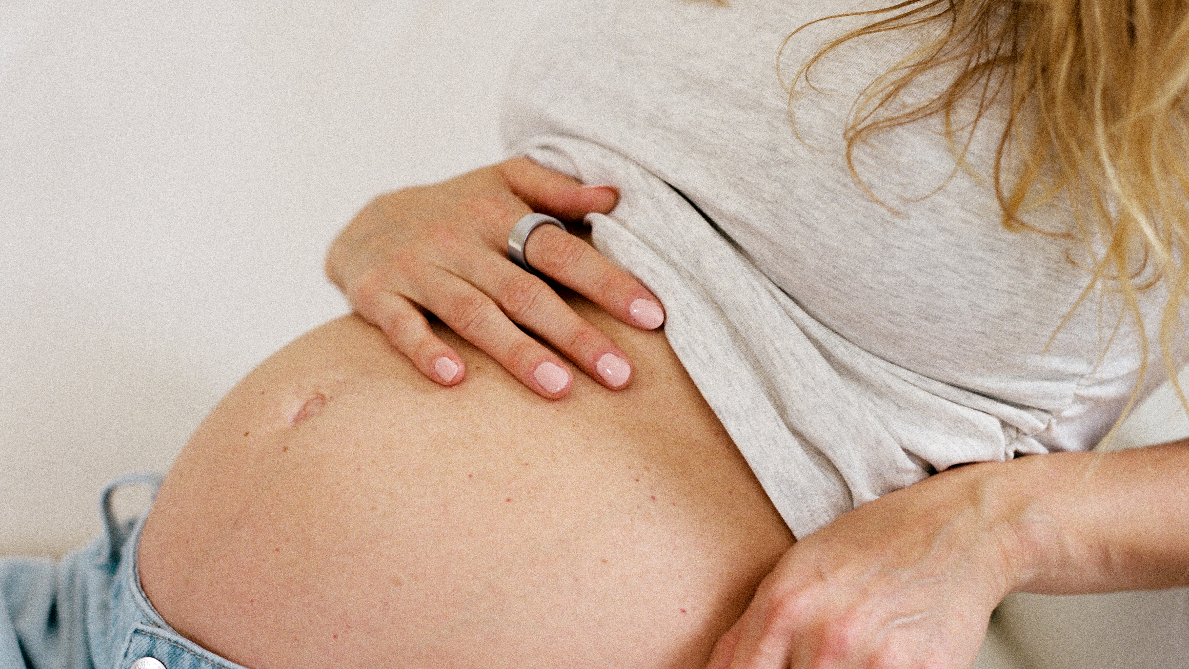 Oura ring 4 on pregnant woman