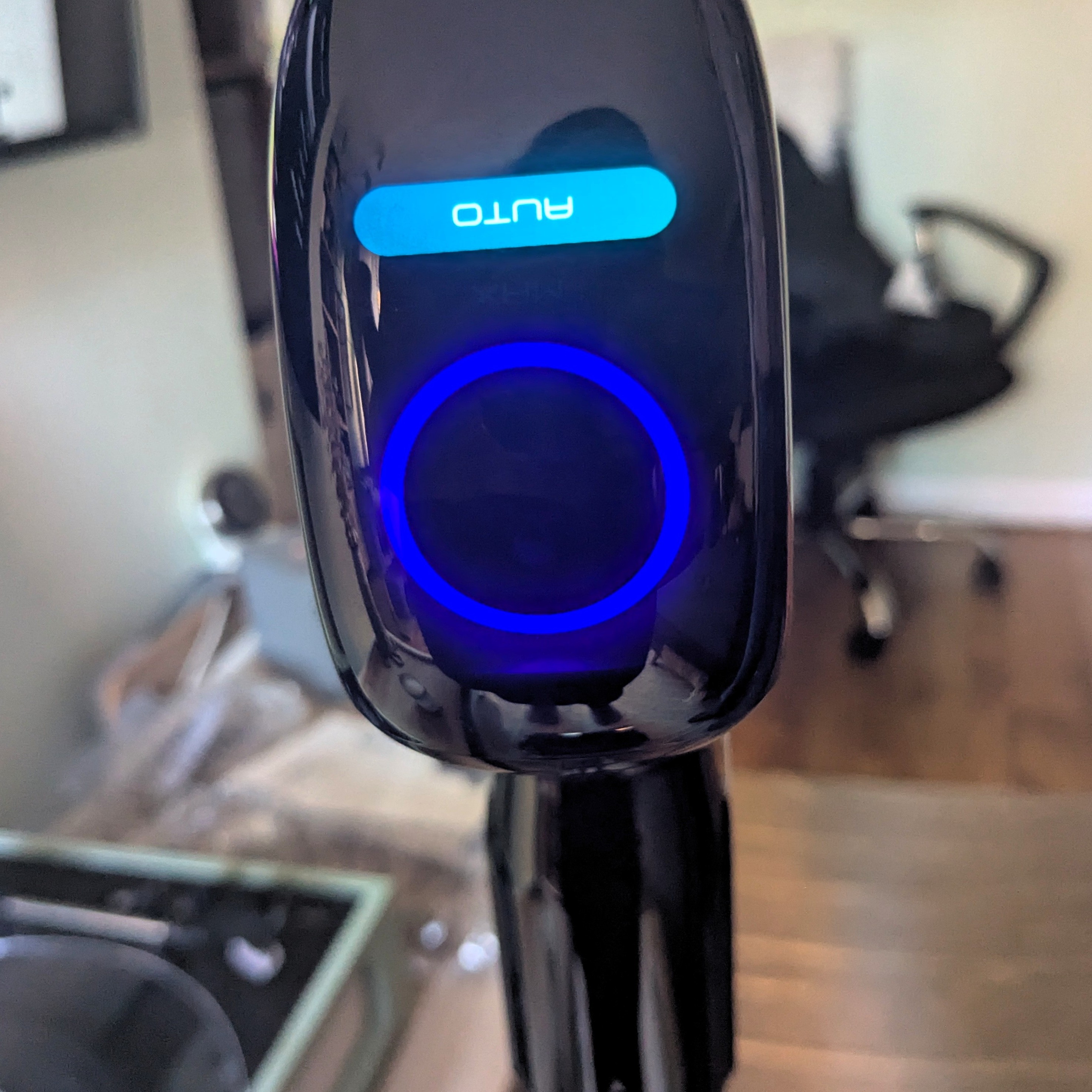 Tineco Carpet Cleaner display showing Auto and Max modes